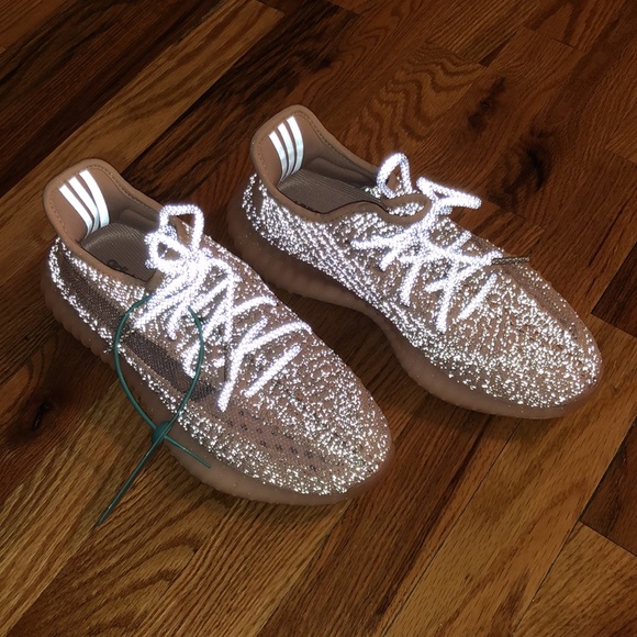 Yeezy Boost 350 V2 - Picture 7 of 9